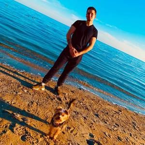 Meet your Posher, Luis a